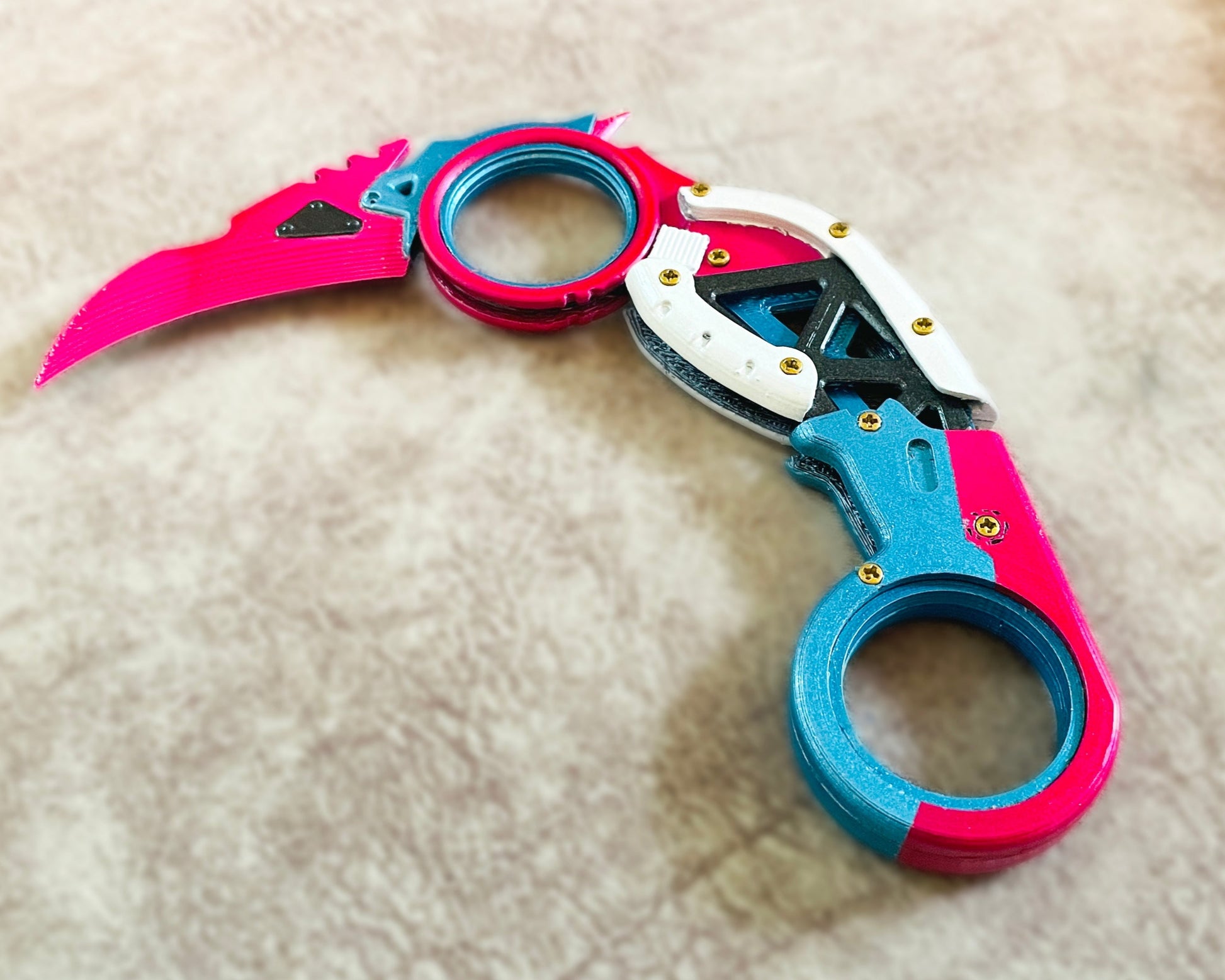 Apex Legends Fluorescent Karambit Universal Heirloom Replica Props