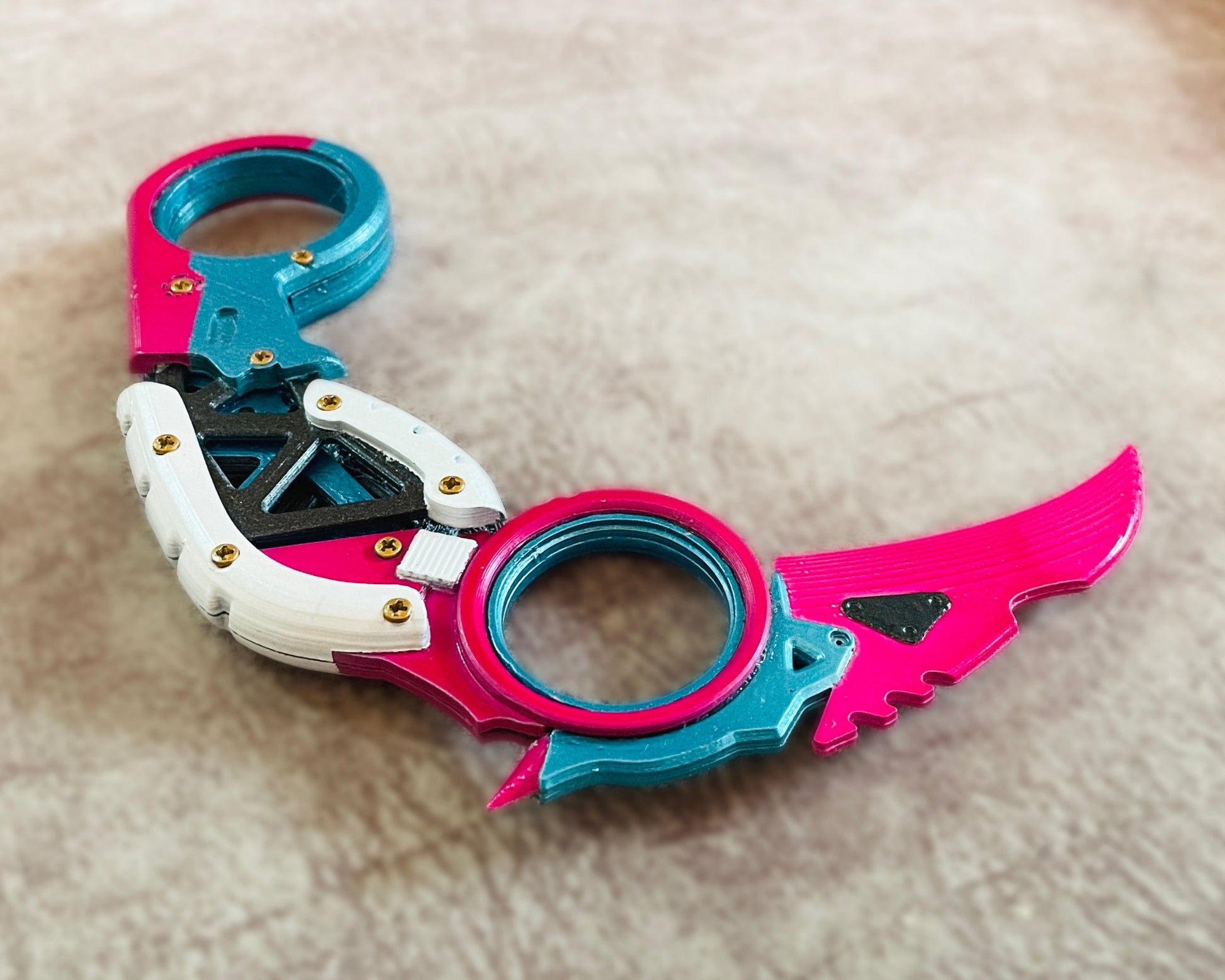 Apex Legends Fluorescent Karambit Universal Heirloom Replica Props